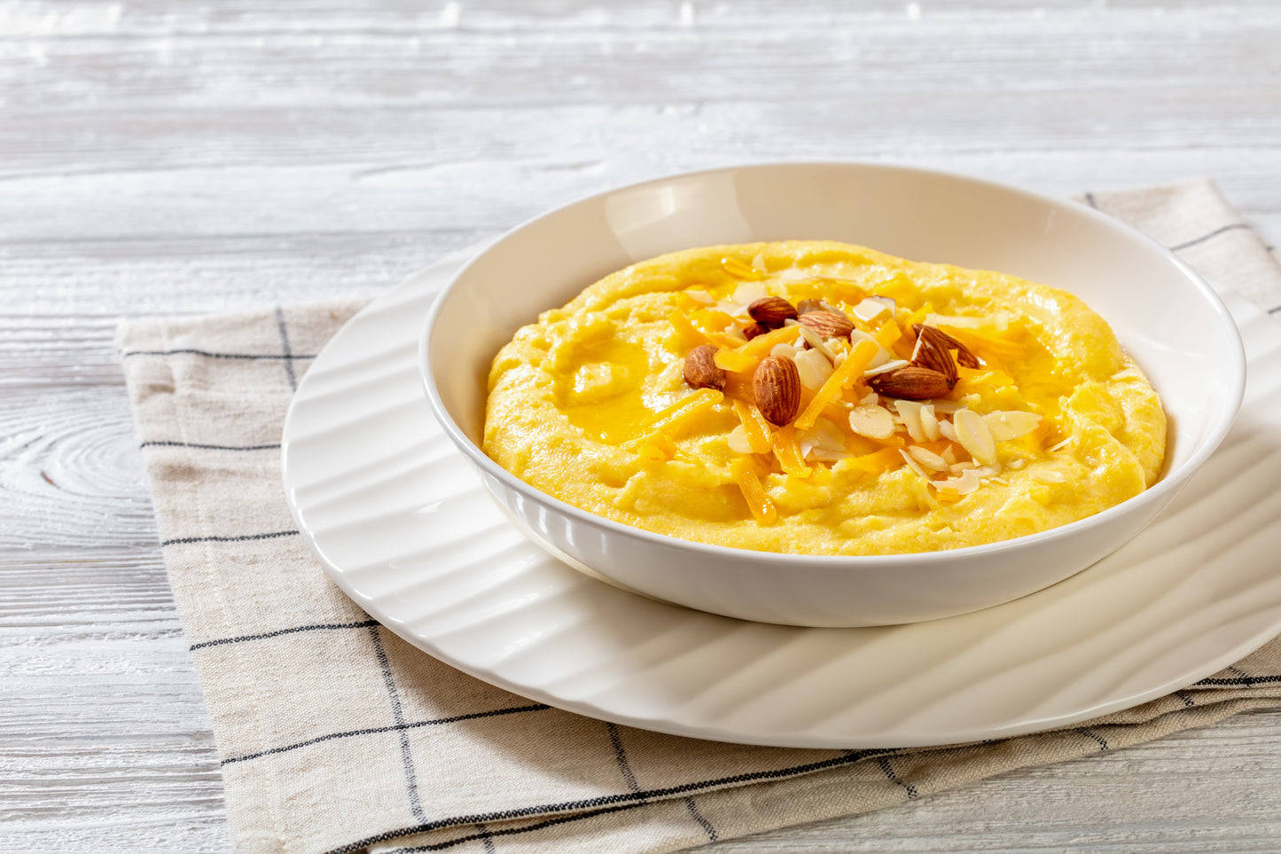 SISI LOLA STONE GROUND GRITS